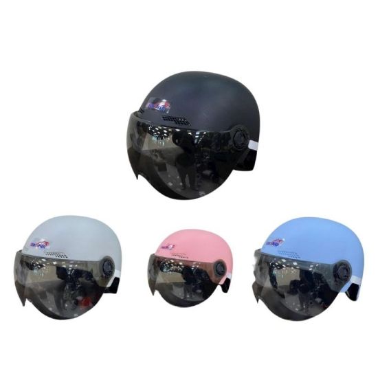 صورة خوذة رياضي شبابي ولادي بألوان متعددة